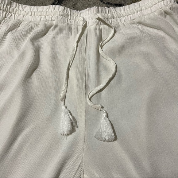 Elegant White Lace-Trim Joggers - Picture 9 of 14